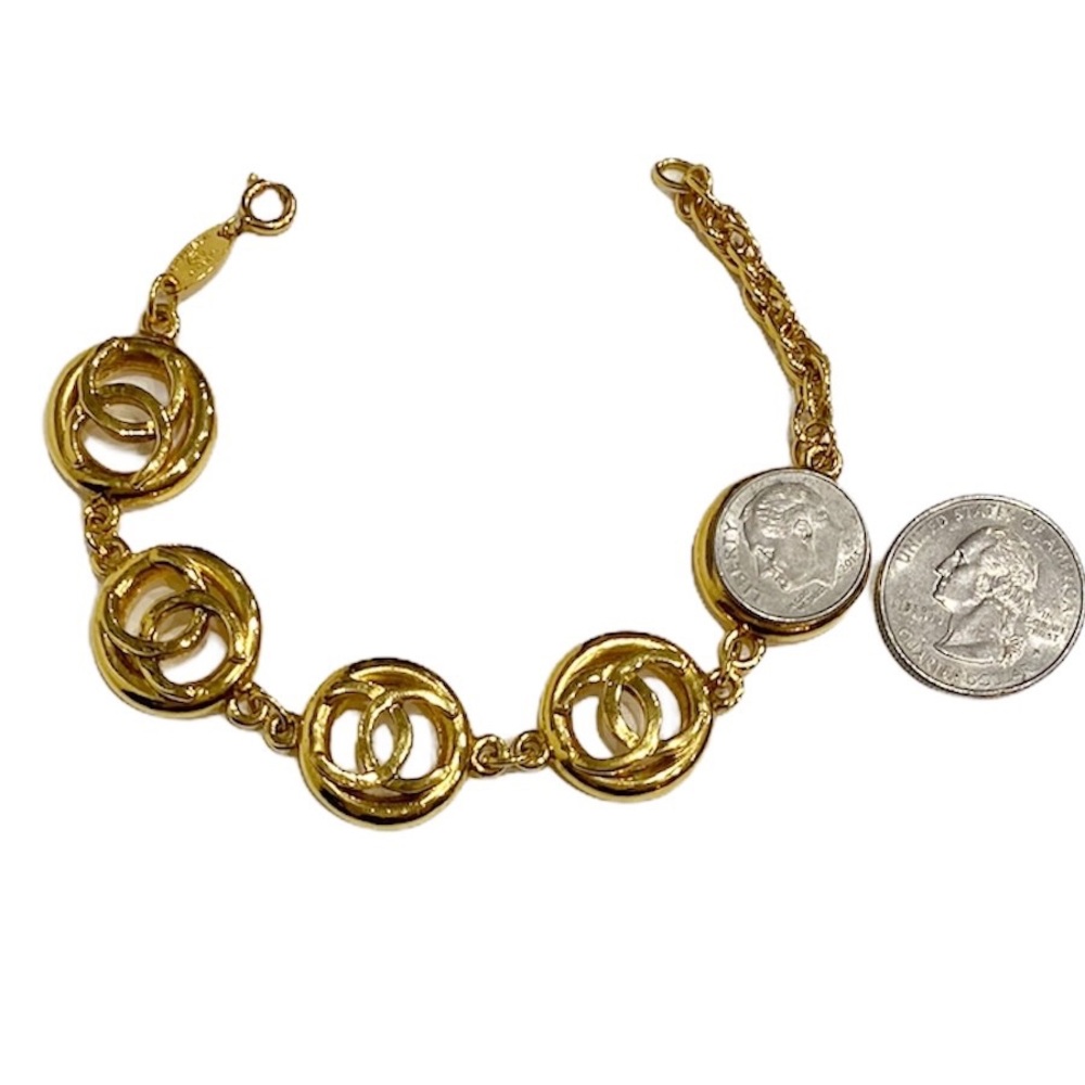 VINTAGE CHANEL CC Logo Gold Plated Bracelet Dainty - Picture 5 of 12